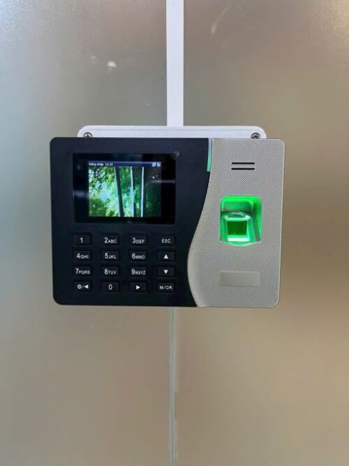Lắp Đặt Máy Chấm Công Ronald Jack RJ2200 Cho Chi nhánh Ngân Hàng MB